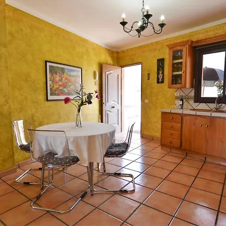 Tenerife Vulcano 4 Apartment *